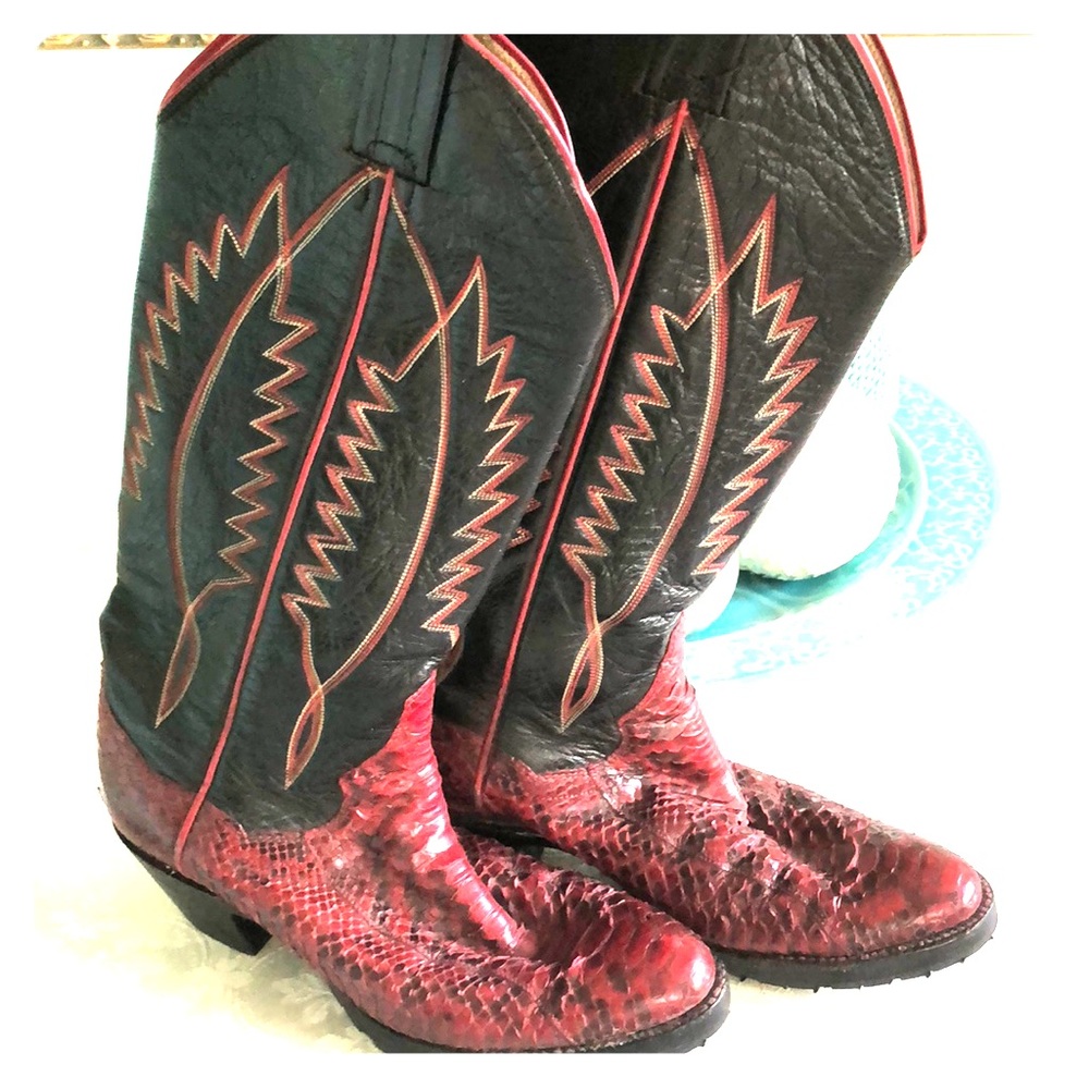 Red snake cowboy boots sz 5.5... $25